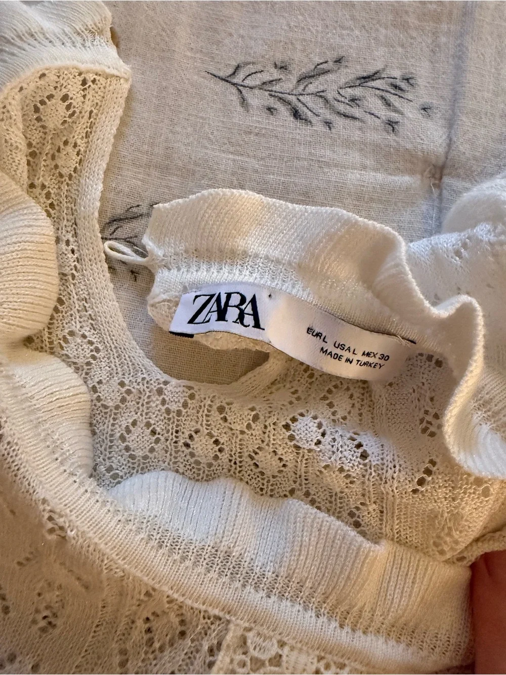 Women’s Zara Cream Lace-Trim Puff Sleeve Top